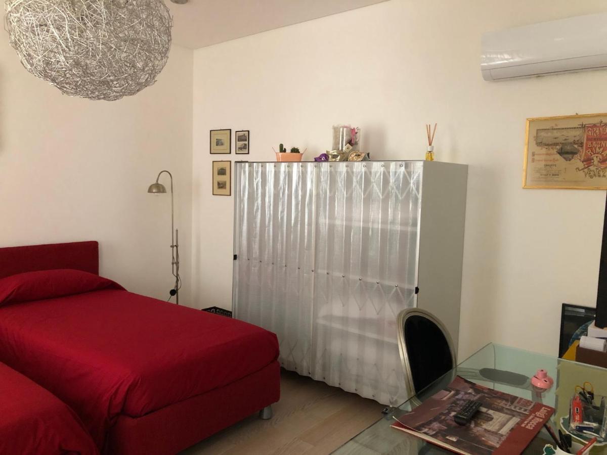 Ghetto Modern Apt For 4, Veniceアパートメント エクステリア 写真