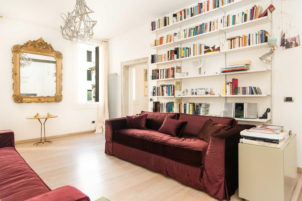 Ghetto Modern Apt For 4, Veniceアパートメント エクステリア 写真