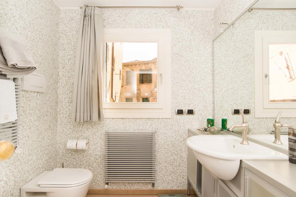 Ghetto Modern Apt For 4, Veniceアパートメント エクステリア 写真